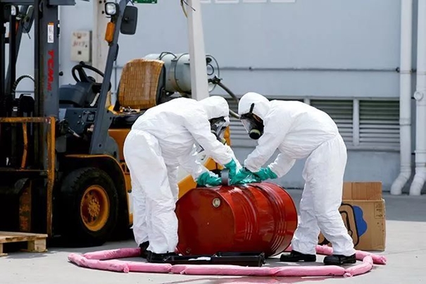 1634552279428244.jpg 危化品進口清關(guān)_副本.jpg