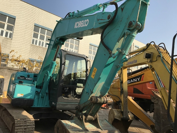 1634898476109463.jpg 日本二手挖掘機進口報關代理_副本.jpg